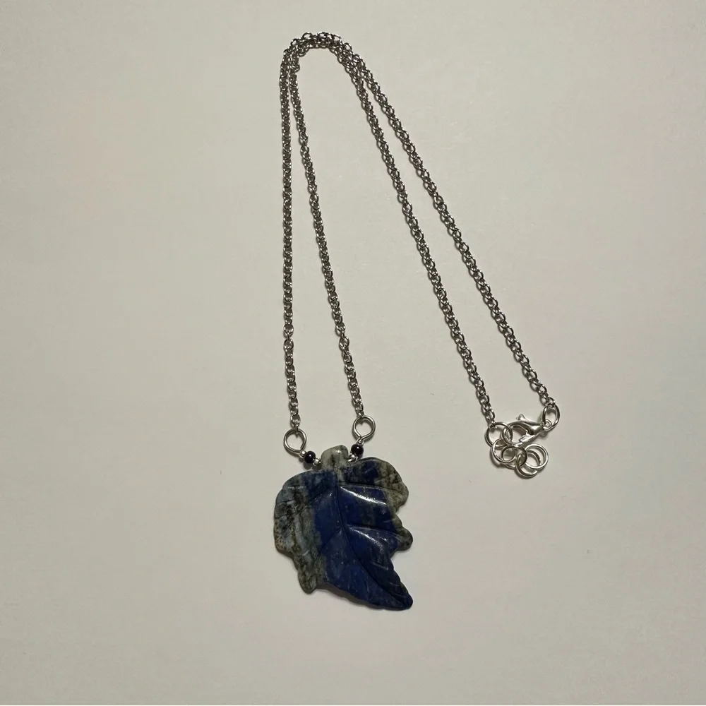 Sodalite 1.5” pendant on the 9” chain - Picture 2 of 3